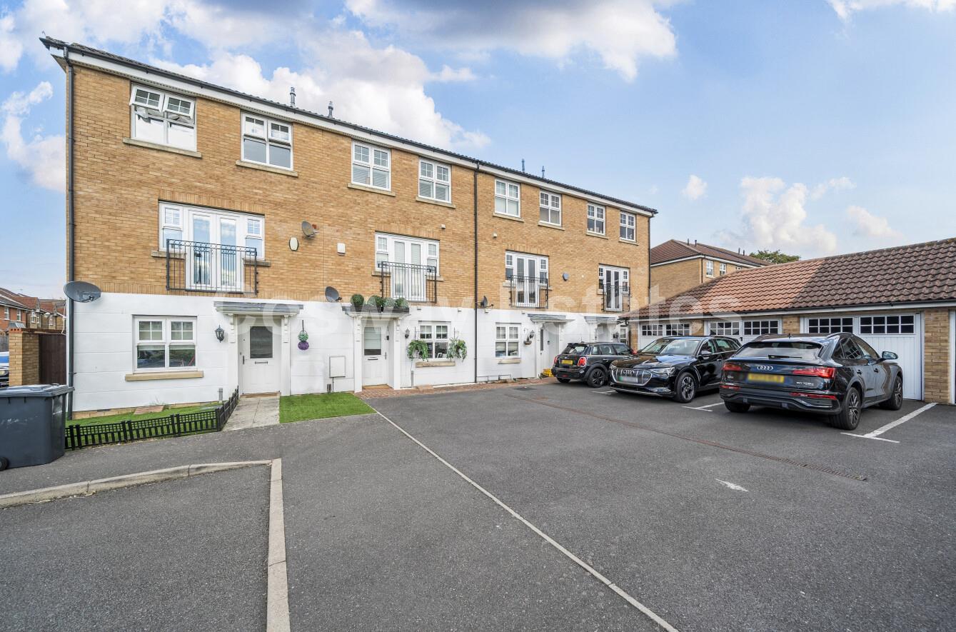 Bampton Drive, Mill Hill, NW7, London